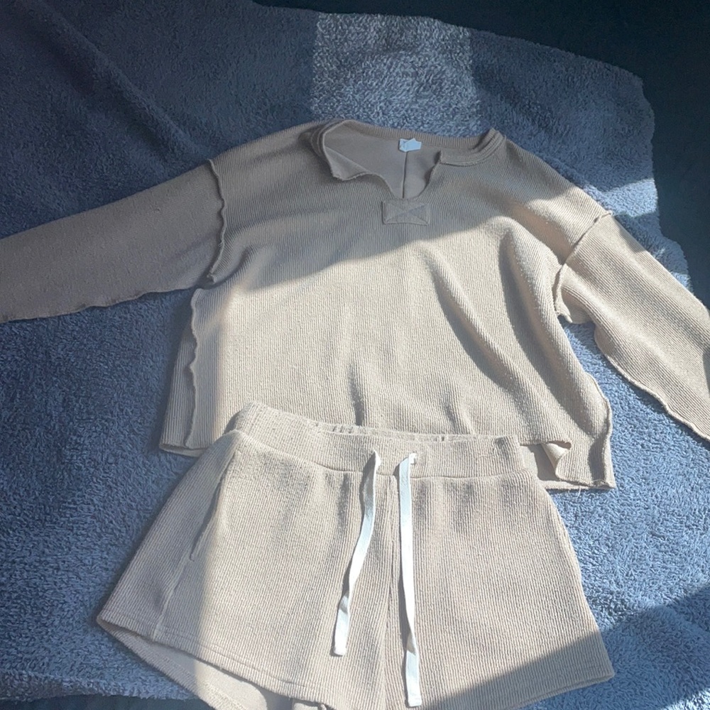 Lounge Set - image 1